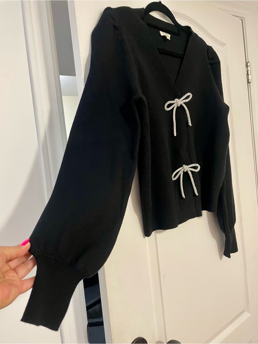 Laura Black V-Neck Bow-Tie Cardigan Sweater Size Medium